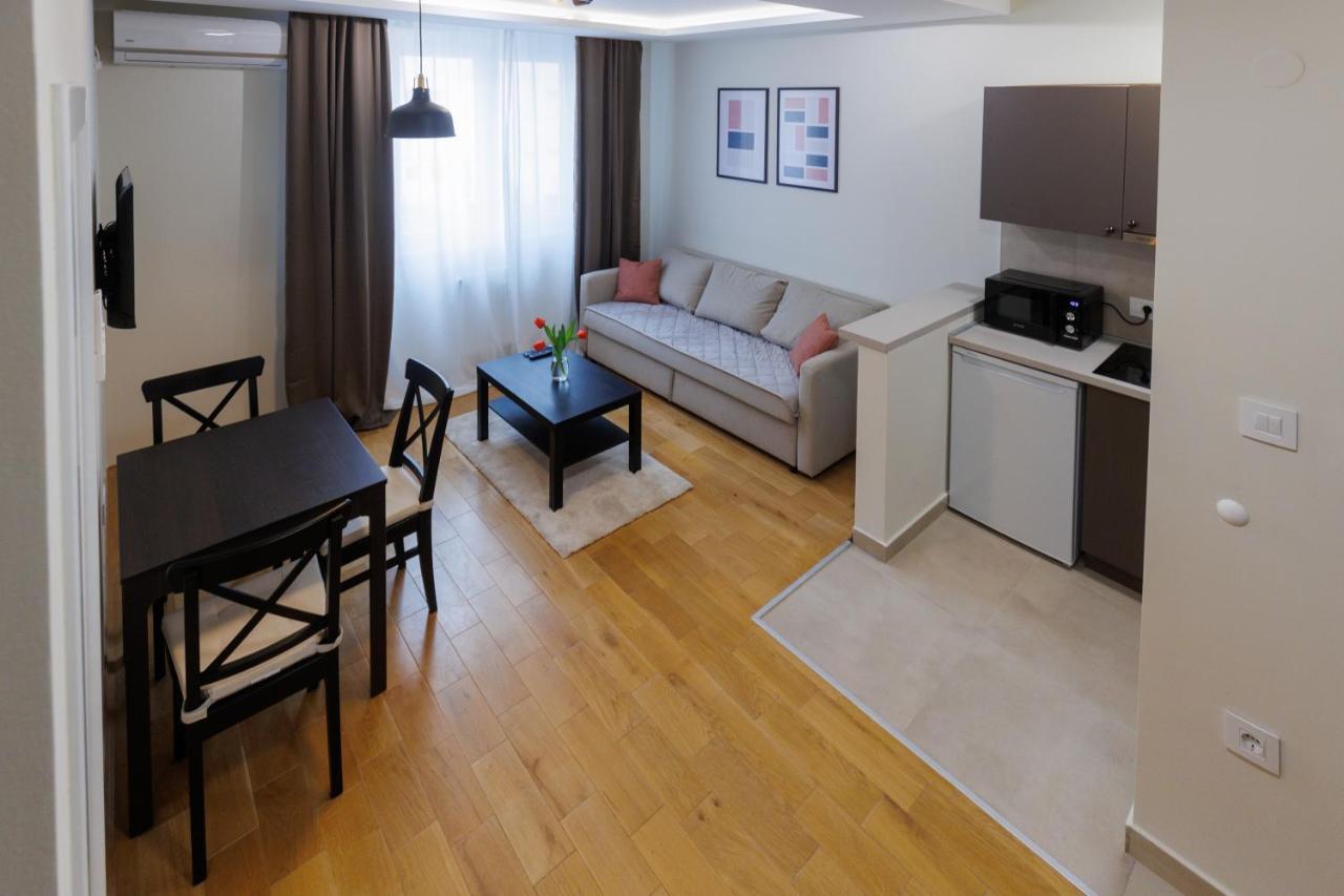 Black & White Apartment Subotica Eksteriør bilde