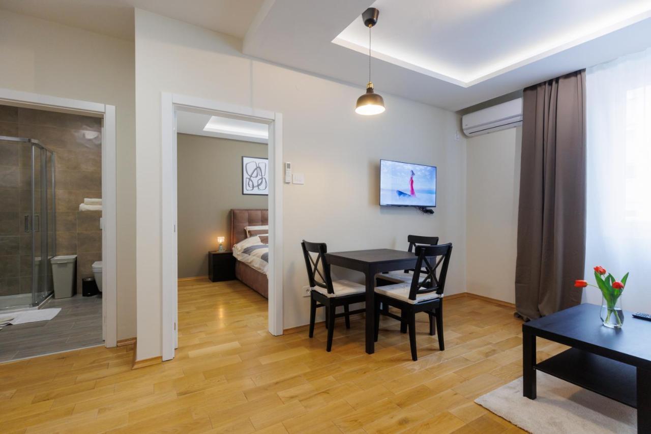Black & White Apartment Subotica Eksteriør bilde